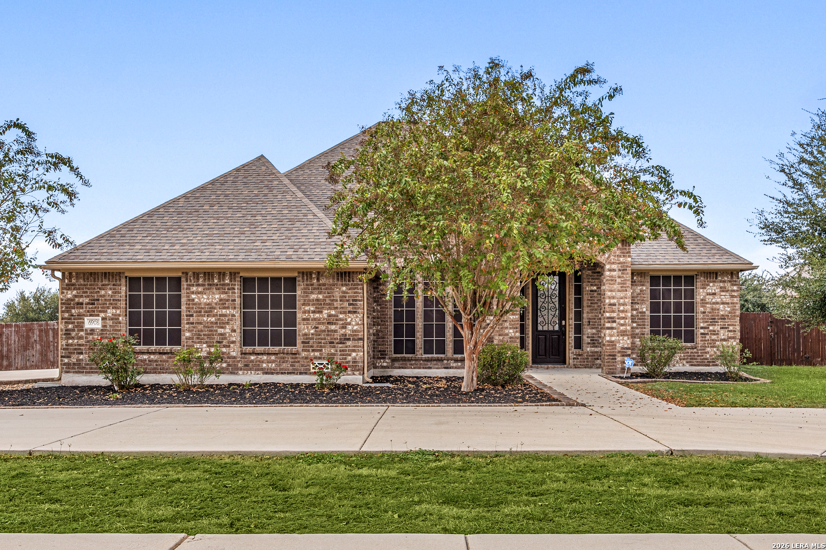 6908 Hallie Heights Schertz TX 78154