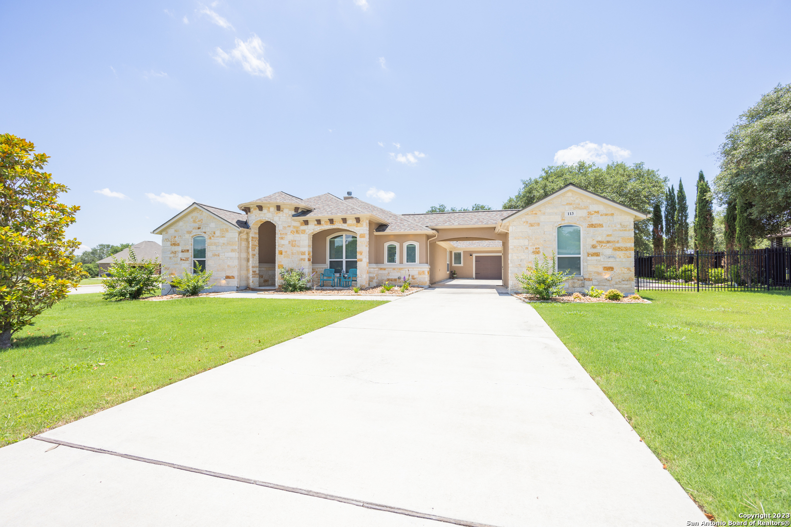 113 Sunrise Hill Castroville TX 78009