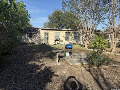 319 Laddie San Antonio TX 78201