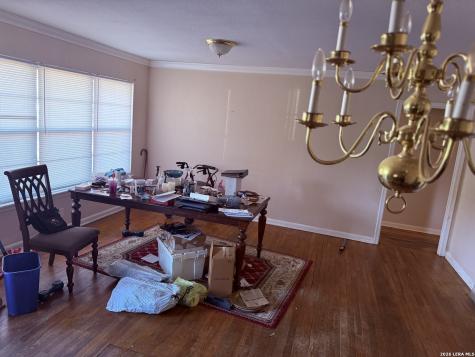 319 Laddie San Antonio TX 78201