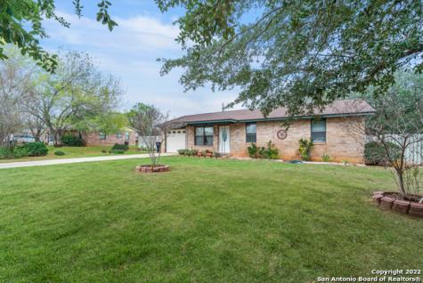 1309 E Medina Street Pearsall TX 78061