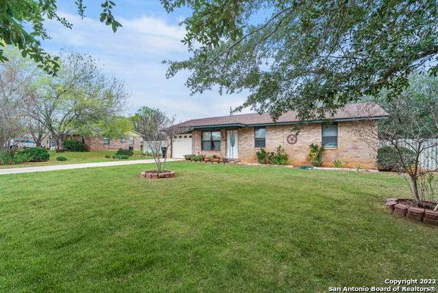 1309 E Medina Street Pearsall TX 78061