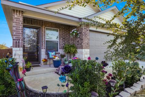 137 Hogans Alley Floresville TX 78114