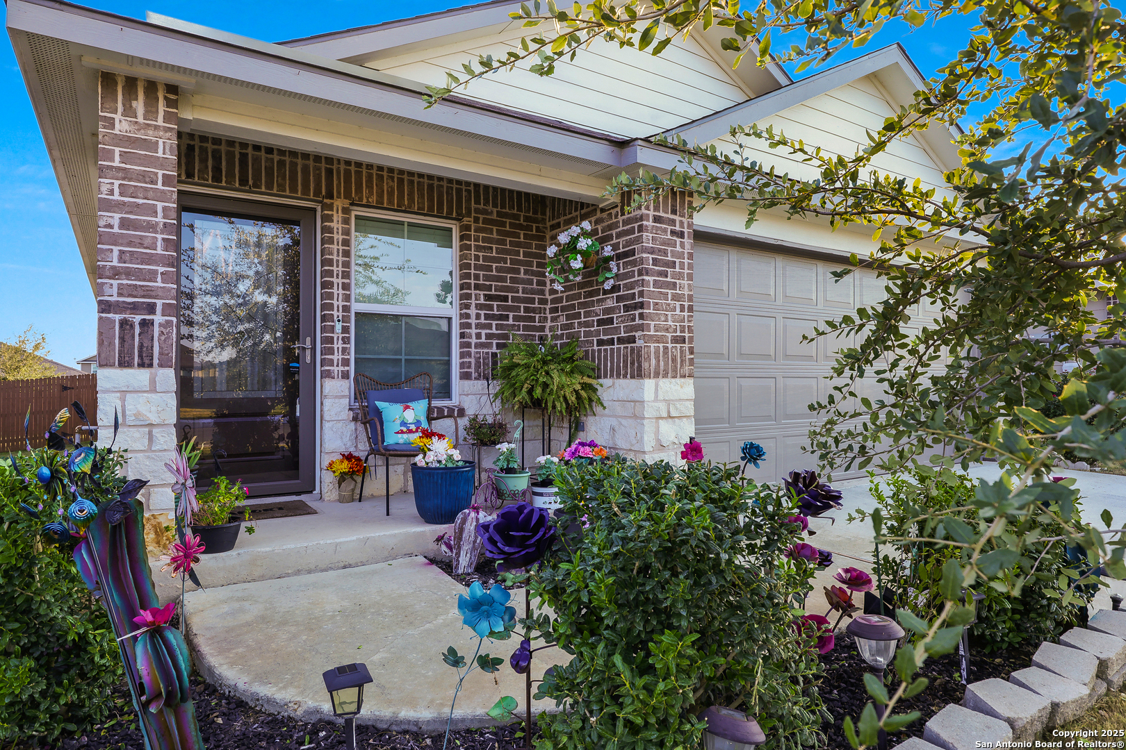 137 Hogans Alley Floresville TX 78114