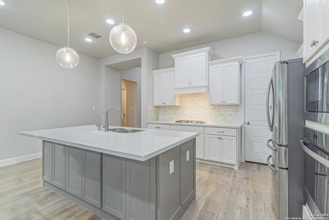 9328 Trestle Creek San Antonio TX 78254
