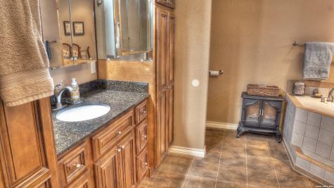 6496 N Us Highway 83 Leakey TX 78873