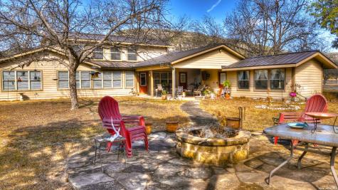 6496 N Us Highway 83 Leakey TX 78873
