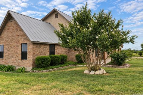 2379 Wetz Road Marion TX 78124