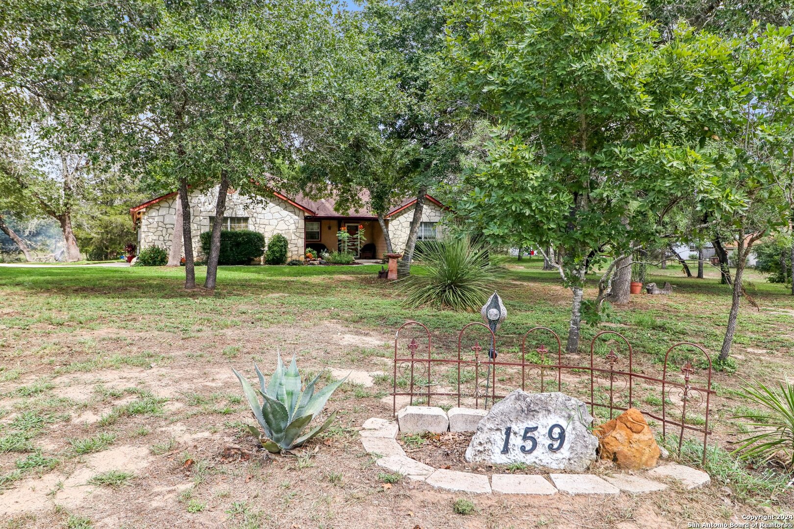 159 Shadow Woods La Vernia TX 78121