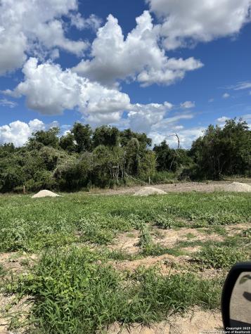 Lot I 497 County Road 124 Floresville TX 78112
