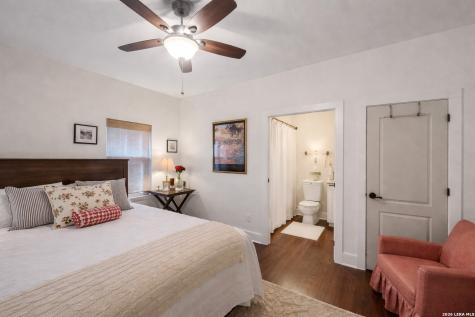 1073 Roanoke Kerrville TX 78028