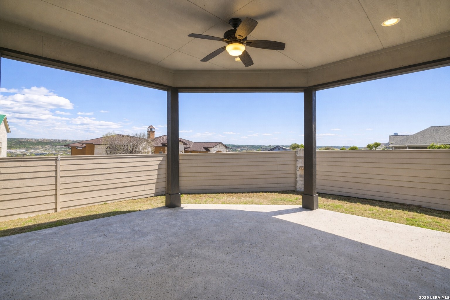 1073 Roanoke Kerrville TX 78028
