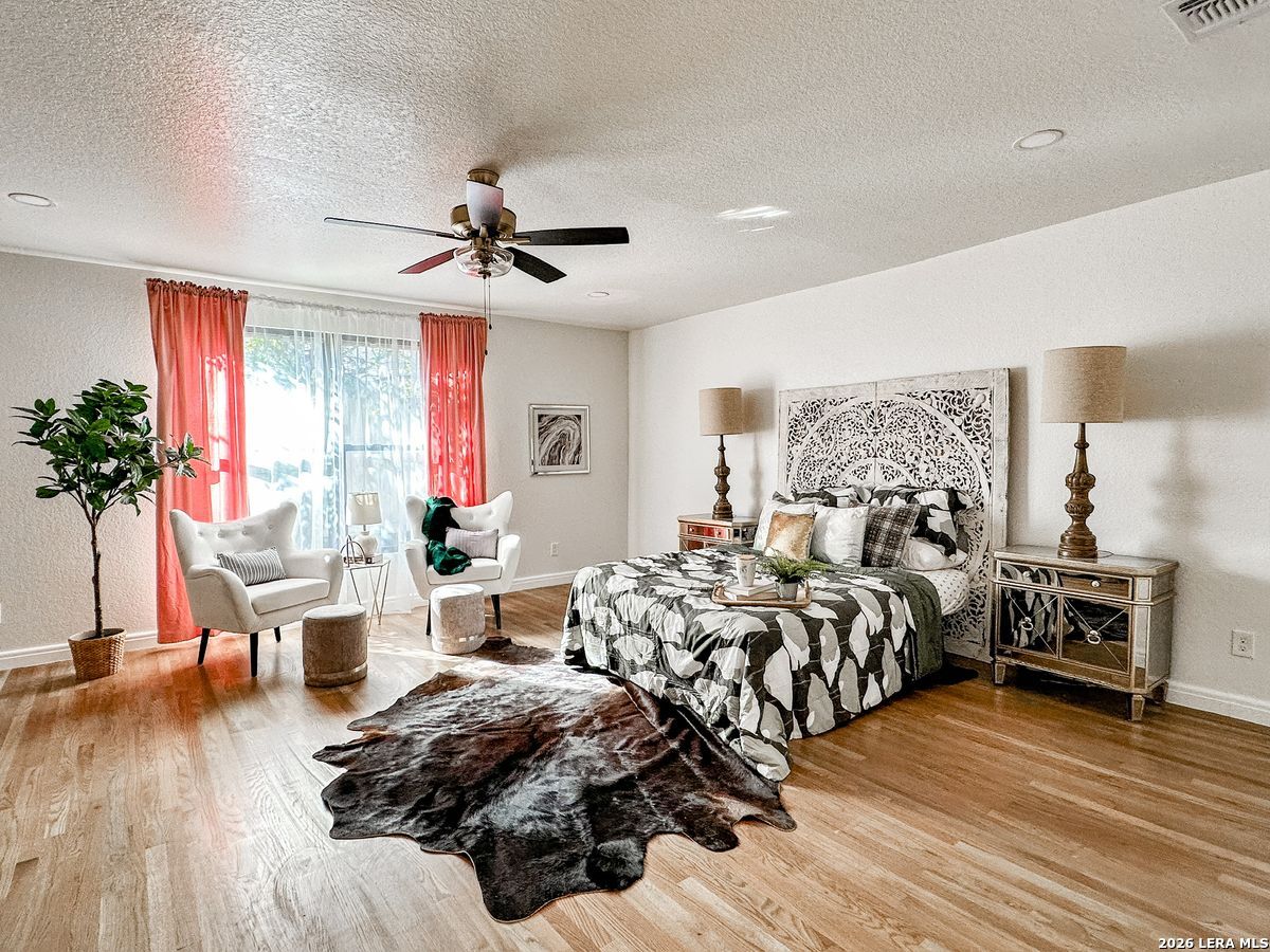 102 Luther Drive Olmos Park TX 78212