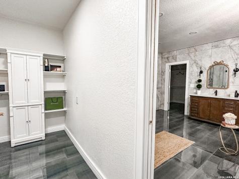 102 Luther Drive Olmos Park TX 78212