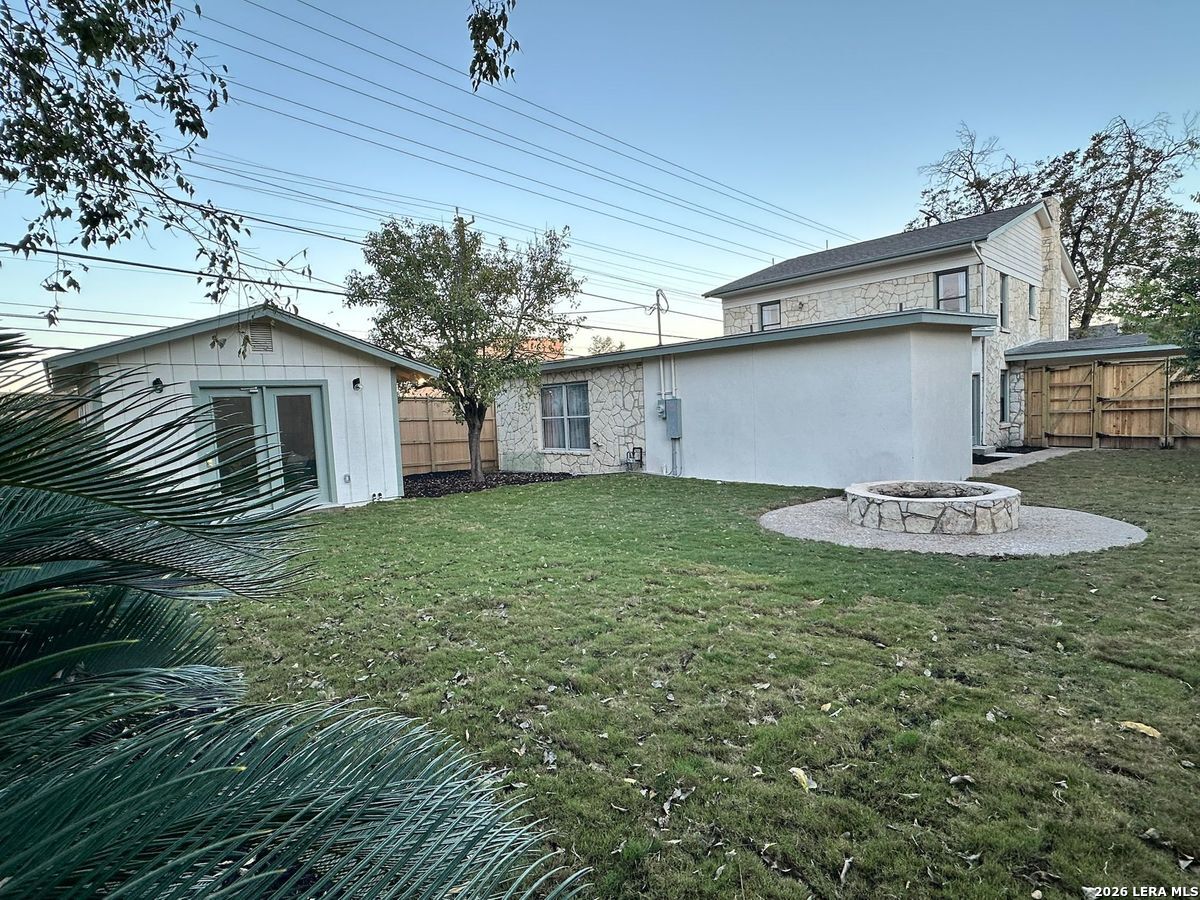 102 Luther Drive Olmos Park TX 78212