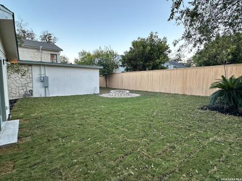 102 Luther Drive Olmos Park TX 78212