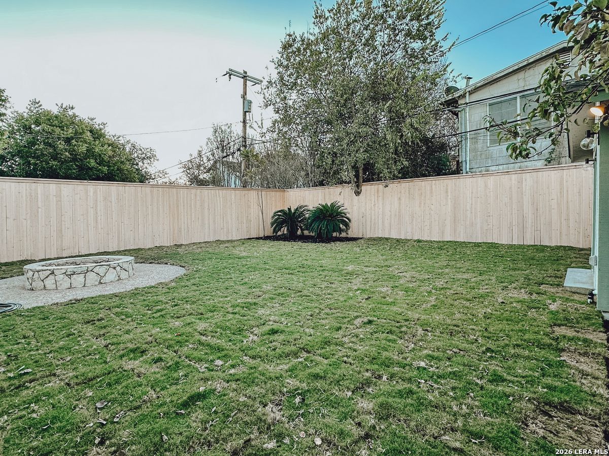 102 Luther Drive Olmos Park TX 78212