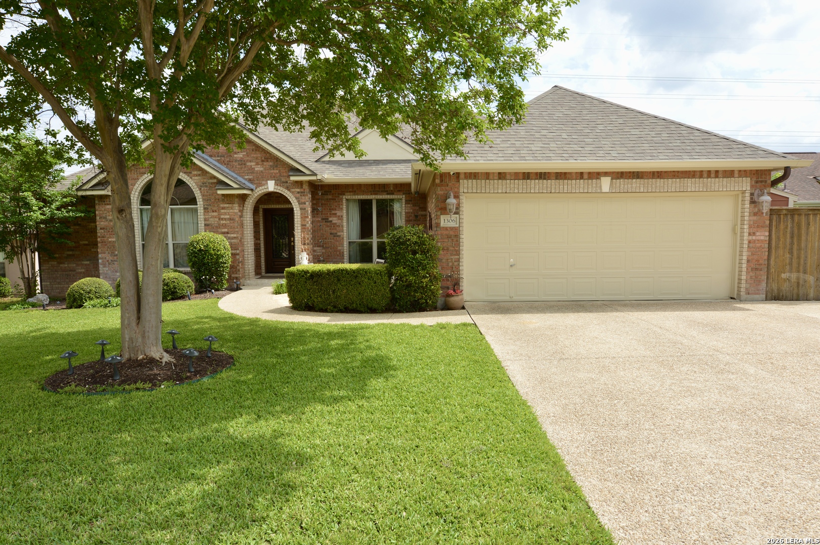 1306 Wooded Knoll San Antonio TX 78258