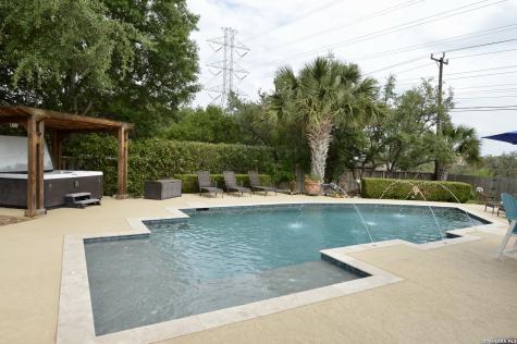 1306 Wooded Knoll San Antonio TX 78258