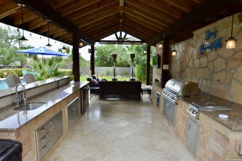 1306 Wooded Knoll San Antonio TX 78258