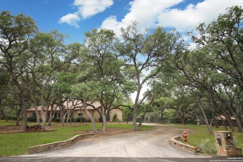 26009 Oak Nest Lane San Antonio TX 78255