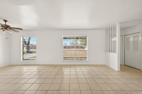 5958 Midcrown San Antonio TX 78218