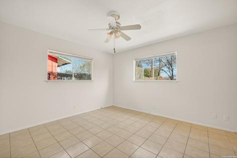 5958 Midcrown San Antonio TX 78218