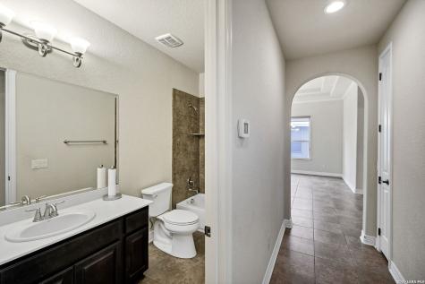 415 Tranquil Oak San Antonio TX 78260
