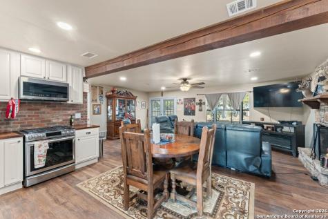 277 W Bear Springs Pipe Creek TX 78063