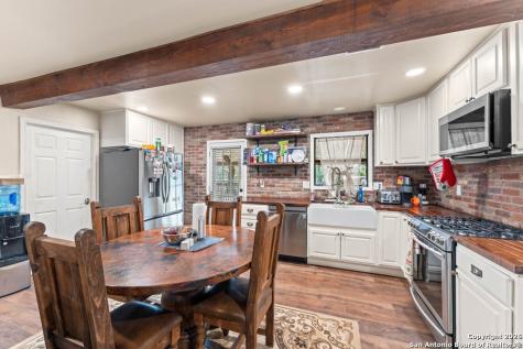 277 W Bear Springs Pipe Creek TX 78063