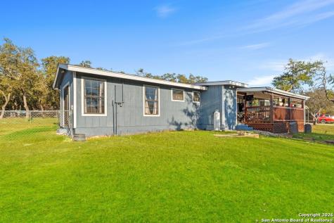 277 W Bear Springs Pipe Creek TX 78063