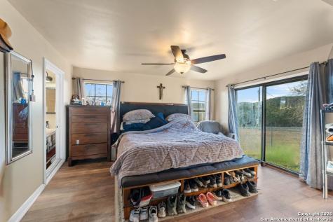 277 W Bear Springs Pipe Creek TX 78063