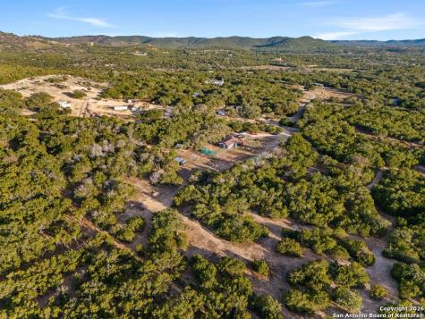 277 W Bear Springs Pipe Creek TX 78063