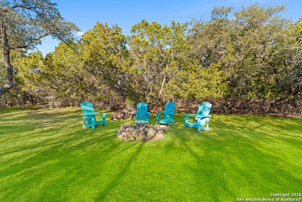 277 W Bear Springs Pipe Creek TX 78063