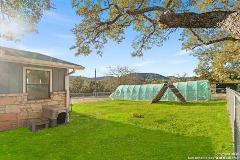 277 W Bear Springs Pipe Creek TX 78063