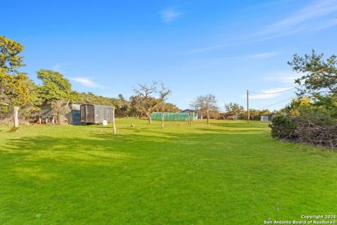 277 W Bear Springs Pipe Creek TX 78063
