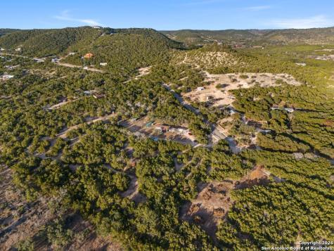 277 W Bear Springs Pipe Creek TX 78063