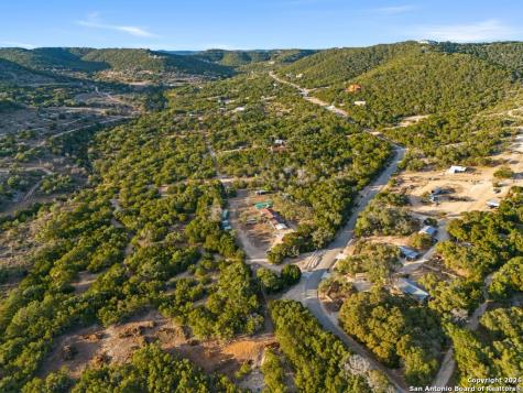 277 W Bear Springs Pipe Creek TX 78063
