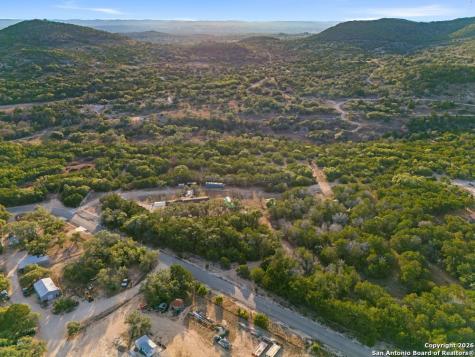 277 W Bear Springs Pipe Creek TX 78063