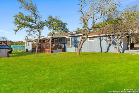 277 W Bear Springs Pipe Creek TX 78063