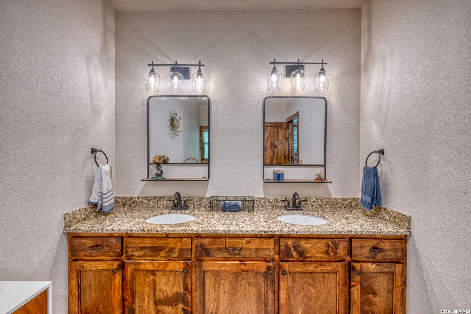 863 Flatrock Circle Leakey TX 78873