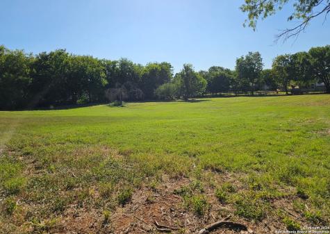 1593 11th Street Floresville TX 78114