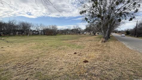 1593 11th Street Floresville TX 78114