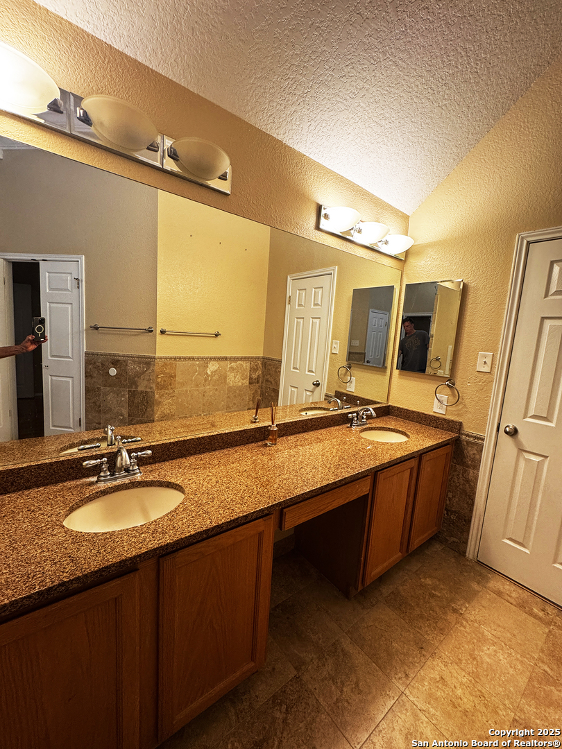 21427 Bubbling San Antonio TX 78259