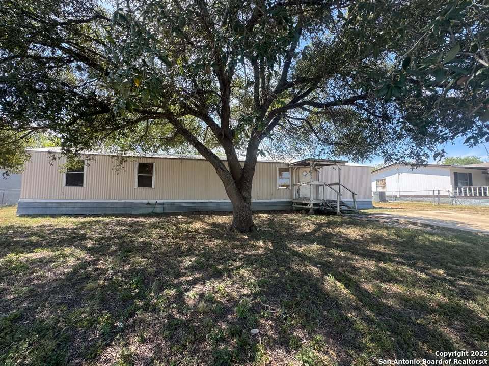 2900 Southern Breeze Hondo TX 78861