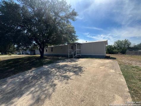 2900 Southern Breeze Hondo TX 78861
