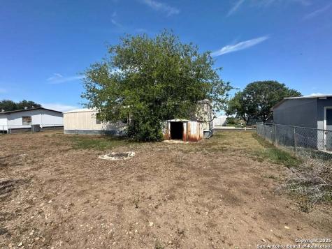2900 Southern Breeze Hondo TX 78861