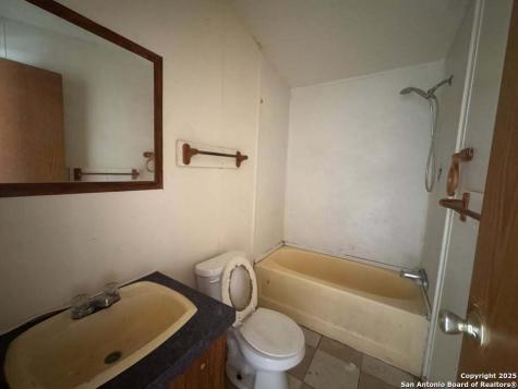 2900 Southern Breeze Hondo TX 78861
