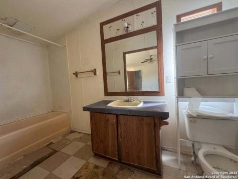 2900 Southern Breeze Hondo TX 78861