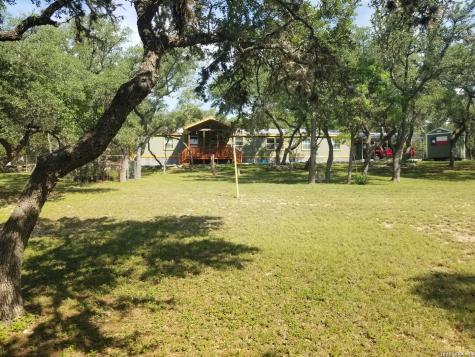 177 Laurel Ridge Drive Lakehills TX 78063